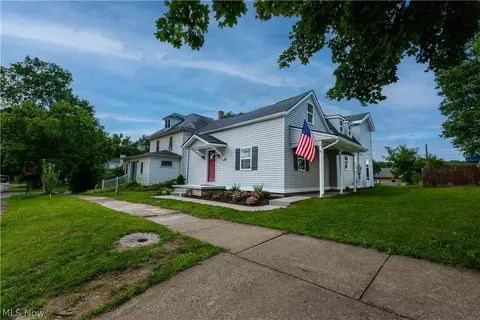 223 High St SE, Canal Fulton, OH 44614