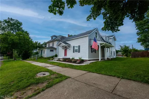 223 High St SE, Canal Fulton, OH 44614