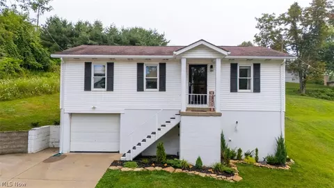 68462 Woodcroft Dr, Saint Clairsville, OH 43950