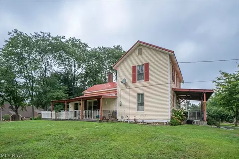1125 Perry Dr NW, Canton, OH 44708