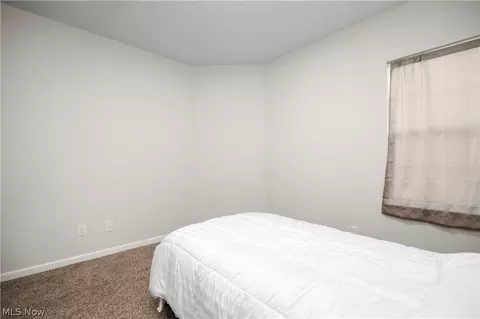 Bedroom - 209 Alexander Dr, Elyria, OH 44035 photo 4 of 7