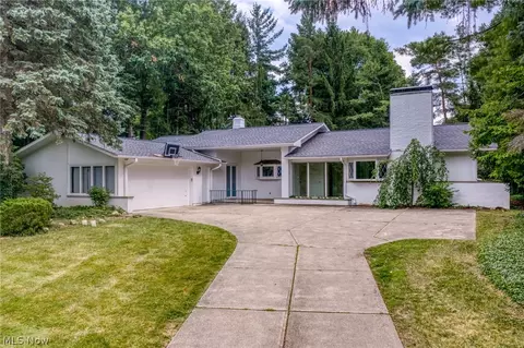 24800 Shaker Blvd, Beachwood, OH 44122