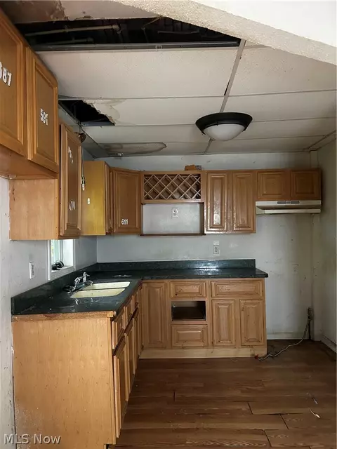 Kitchen - 131 Mendel Ct, Elyria, OH 44035 photo 1 of 1
