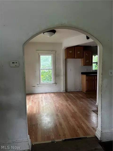 Entry Way - 131 Mendel Ct, Elyria, OH 44035 photo 1 of 4
