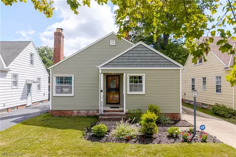 1075 Piermont Rd, South Euclid, OH 44121