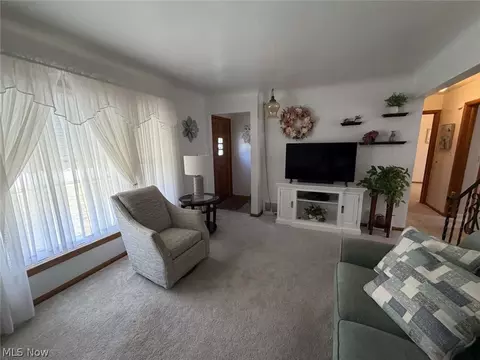 Living - 3846 E 365th St, Willoughby, OH 44094 photo 2 of 2