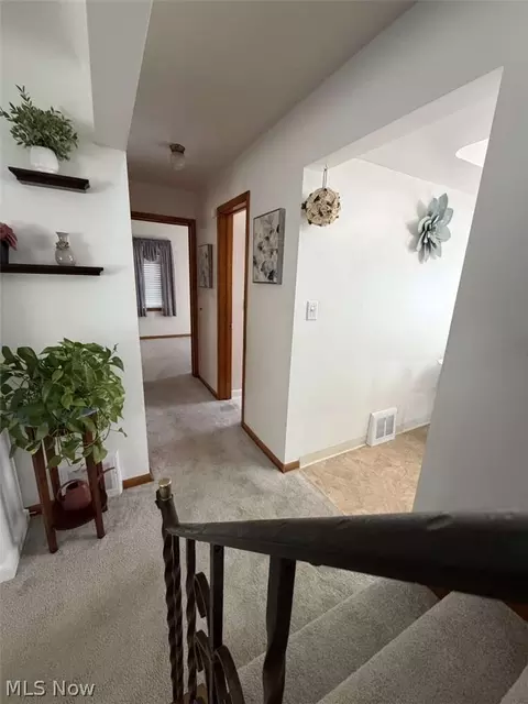 Entry Way - 3846 E 365th St, Willoughby, OH 44094 photo 1 of 3