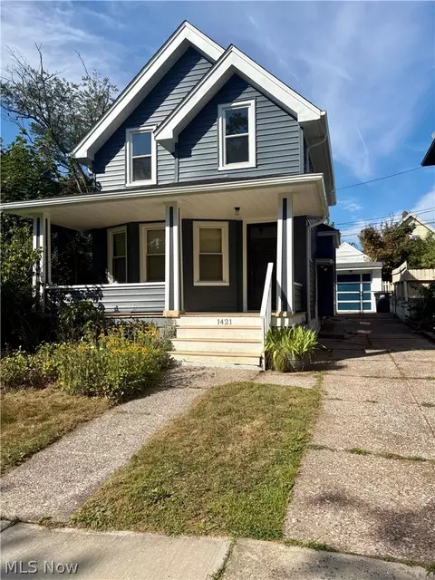 1421 Rio St, Lakewood, OH 44107