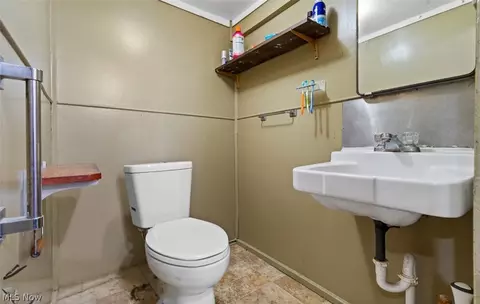 Bath - 162 Perry Dr NW, Canton, OH 44708 photo 3 of 3