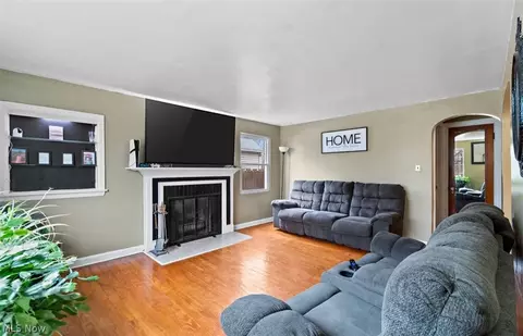 Living - 162 Perry Dr NW, Canton, OH 44708 photo 1 of 1