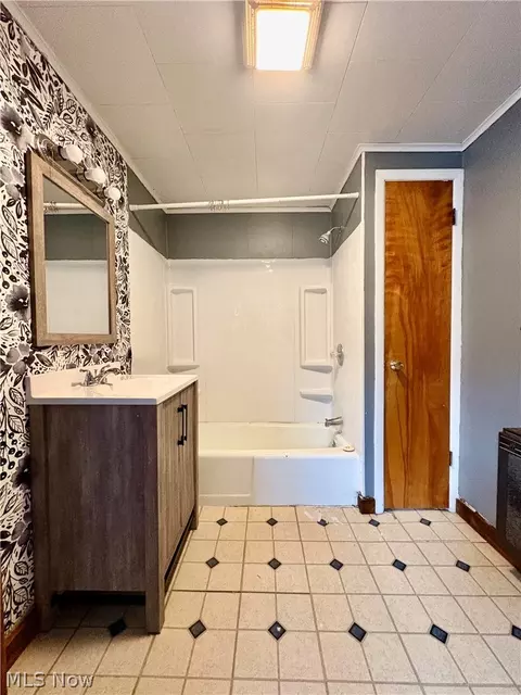 Bath - 14 Main St, Dillonvale, OH 43917 photo 1 of 1