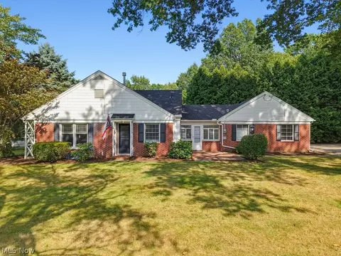 2468 Ridgewood Rd, Akron, OH 44313