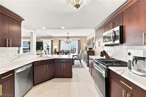 Kitchen - 843 Cedar Way, Boardman, OH 44512 photo 1 of 4