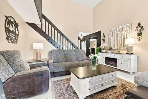 Living - 843 Cedar Way, Boardman, OH 44512 photo 3 of 5