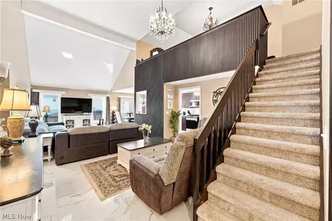 Entry Way - 843 Cedar Way, Boardman, OH 44512 photo 4 of 5