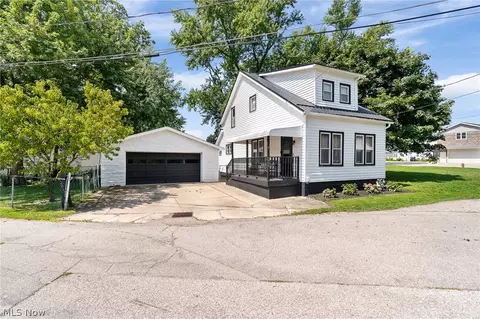 1440 3rd St, Lakemore, OH 44250