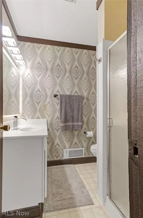Bath - 411 E Mohawk Dr, Malvern, OH 44644 photo 3 of 5