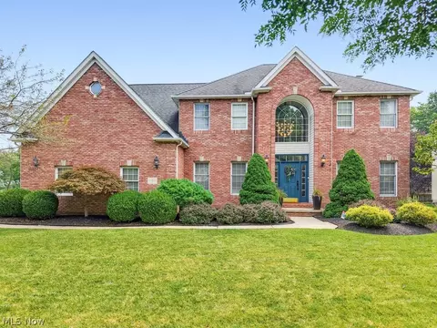 11971 Apollo Dr, North Royalton, OH 44133