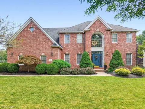 11971 Apollo Dr, North Royalton, OH 44133