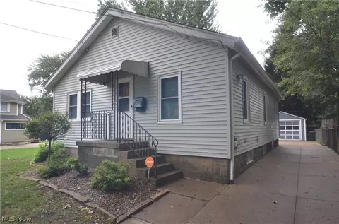 1742 Shaw Ave, Akron, OH 44305