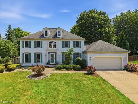 33541 Seneca Dr, Solon, OH 44139