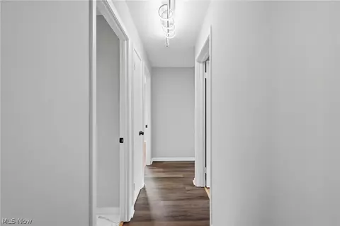 Entry Way - 333 E Ridgewood Dr, Seven Hills, OH 44131 photo 1 of 2