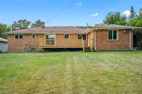 Exterior - 333 E Ridgewood Dr, Seven Hills, OH 44131 photo 2 of 3