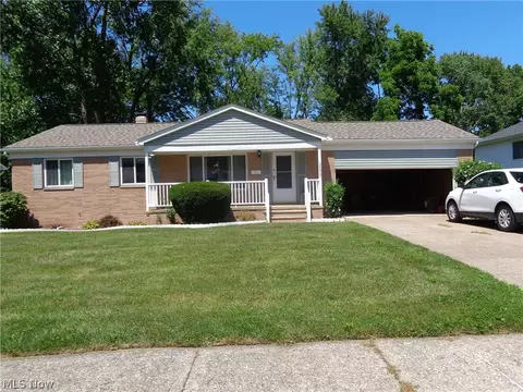 26920 Adele Ln, Olmsted Falls, OH 44138