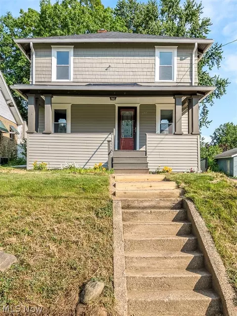 677 Eastland Ave, Akron, OH 44305