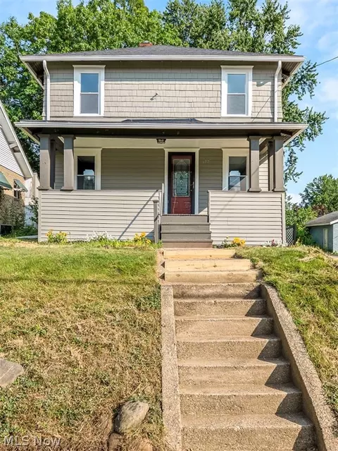 677 Eastland Ave, Akron, OH 44305
