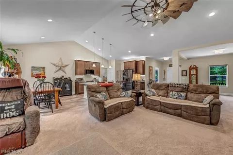 4331 Palmyra Rd, Lordstown, OH 44481 photo 9