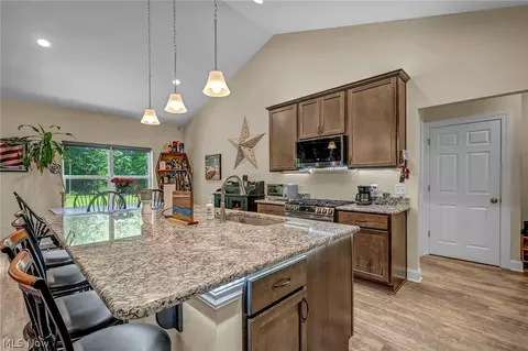 4331 Palmyra Rd, Lordstown, OH 44481 photo 4