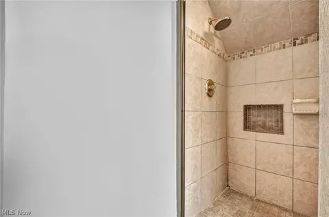 Bath - 175 E Walnut Ave, Painesville, OH 44077 photo 3 of 3