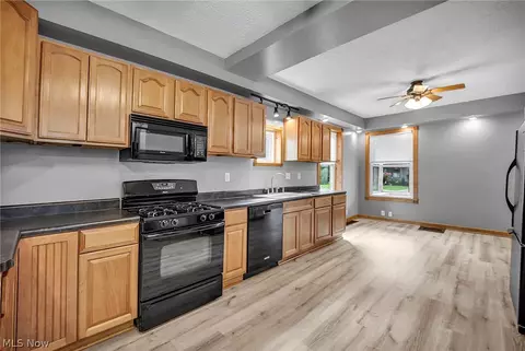 Kitchen - 175 E Walnut Ave, Painesville, OH 44077 photo 1 of 2