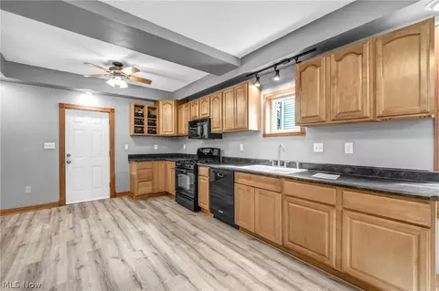 Kitchen - 175 E Walnut Ave, Painesville, OH 44077 photo 2 of 2