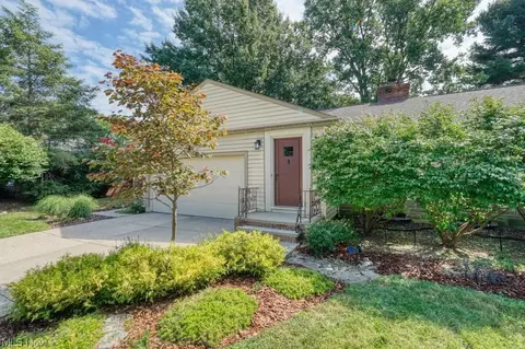 301 Breezewood Dr, Bay Village, OH 44140