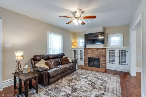 Living - 77 Devonshire Dr, Akron, OH 44312 photo 2 of 3