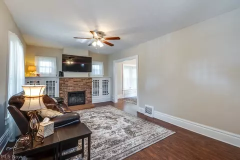 Living - 77 Devonshire Dr, Akron, OH 44312 photo 1 of 3