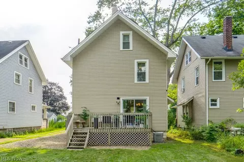 Exterior - 77 Devonshire Dr, Akron, OH 44312 photo 3 of 6