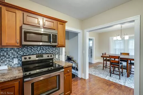Kitchen - 77 Devonshire Dr, Akron, OH 44312 photo 4 of 4