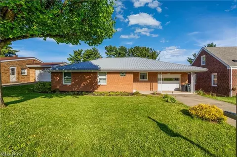 353 Westwood Dr, Steubenville, OH 43953