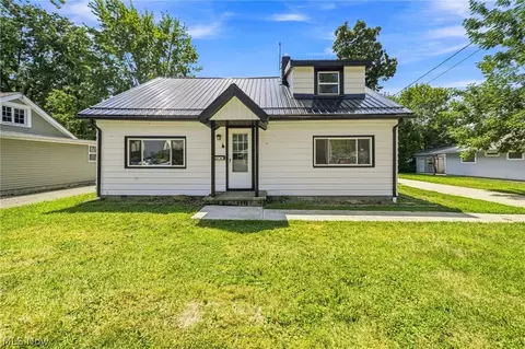 232 Plymouth Dr, Eastlake, OH 44095