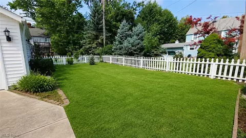 Exterior - 34 E 211th St, Euclid, OH 44123 photo 2 of 2