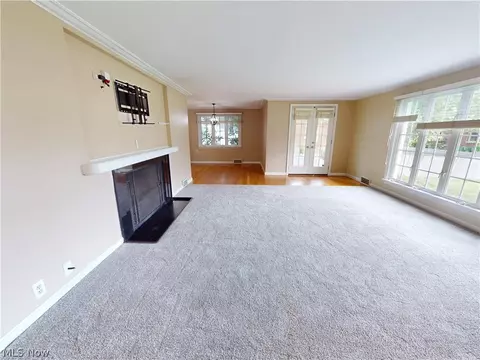 Living - 34 E 211th St, Euclid, OH 44123 photo 3 of 6