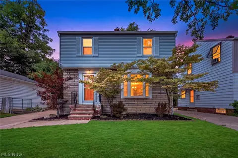 16810 Seneca Ave, Lakewood, OH 44107