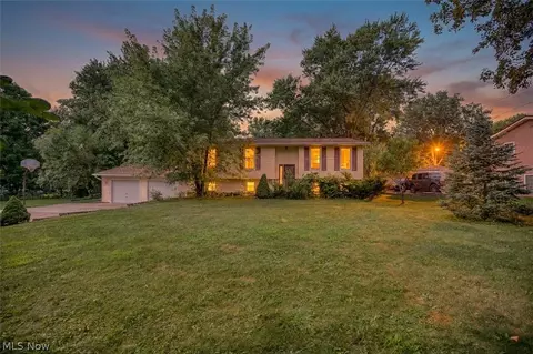 321 Perry Rd, Tallmadge, OH 44278