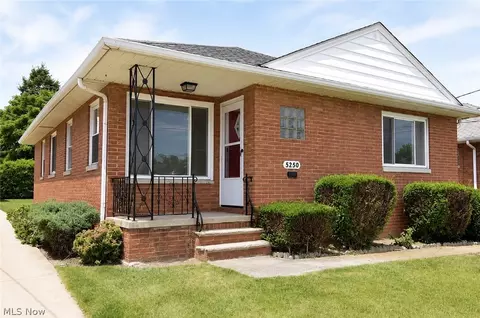 5250 E 135th St, Garfield Heights, OH 44125