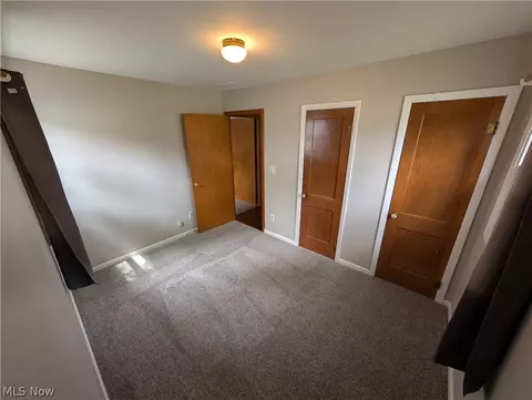 Bedroom - 322 Pasadena Ave, Elyria, OH 44035 photo 4 of 6