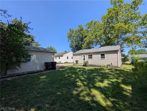 Exterior - 322 Pasadena Ave, Elyria, OH 44035 photo 3 of 3