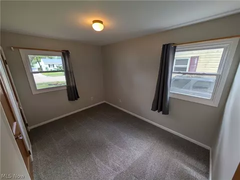 Bedroom - 322 Pasadena Ave, Elyria, OH 44035 photo 3 of 6